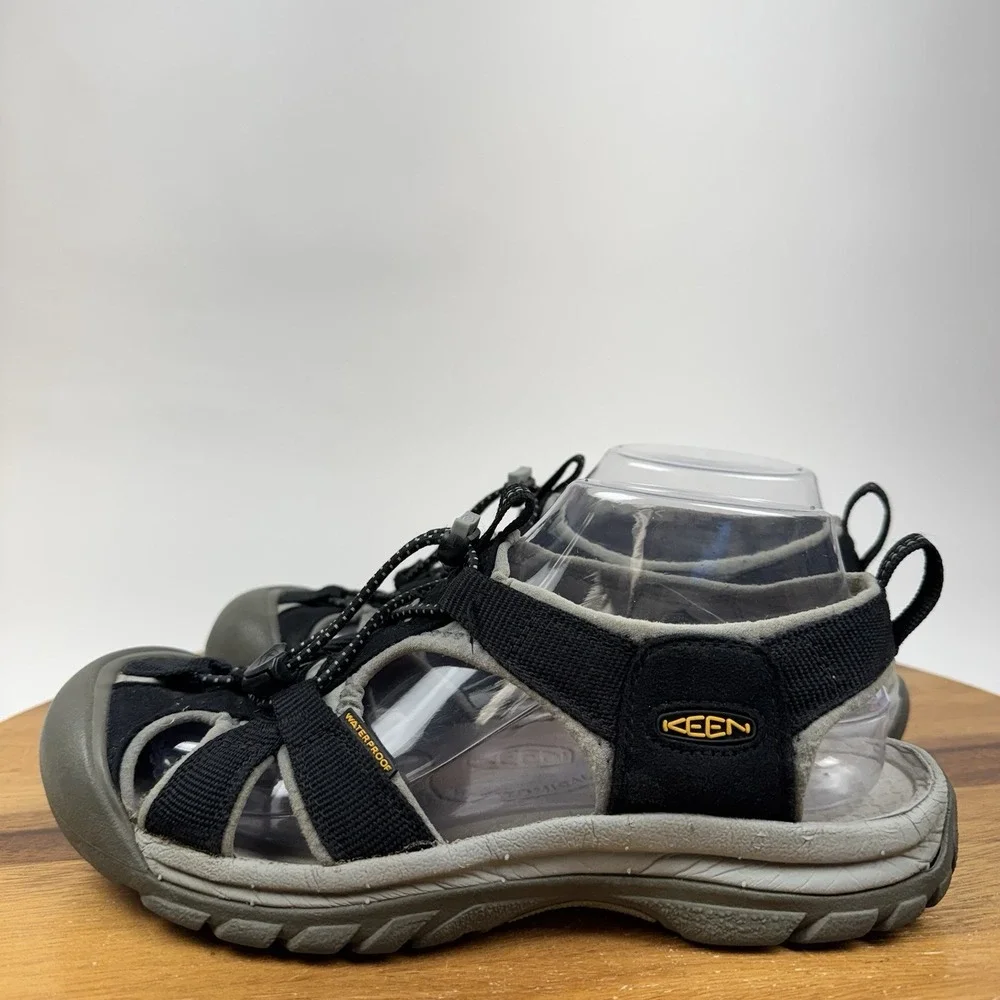 Womens Keen VEnice H2 Black Athletic Trail Walking Waterproof Sandals Size 8.5 M